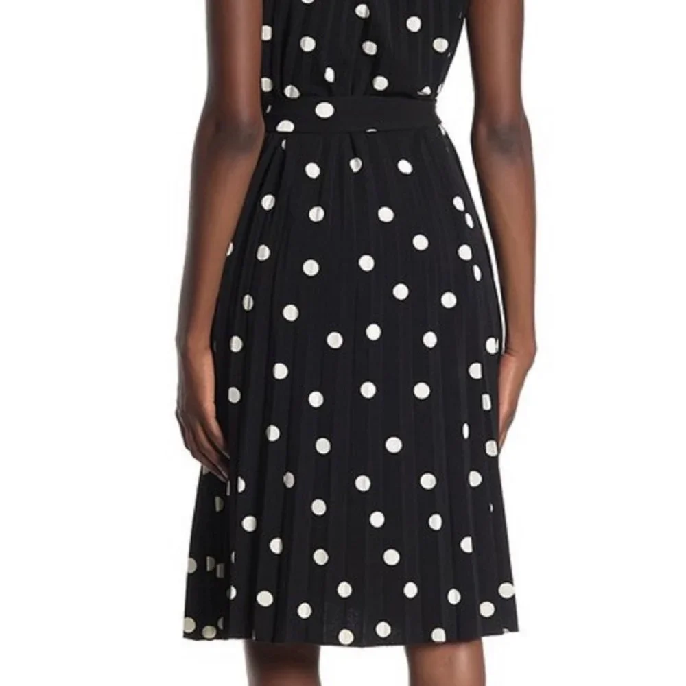T Tahari Polka Dot Jersey Sleeveless Dress - NWT - Picture 3 of 9